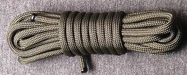 220px-Paracord-Commercial-Type-III-Coilparacord