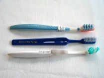 Toothbrush_x3_20050716_001